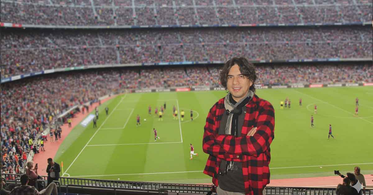 Mundial de Fútbol 2026: Así debes viajar para ahorrarte seis cifras Nelson Mochilero autor de la guía para el mundial de fútbol 2026 en el estadio.