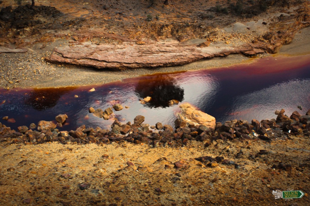 Agua roja del Río Tinto - Huelva